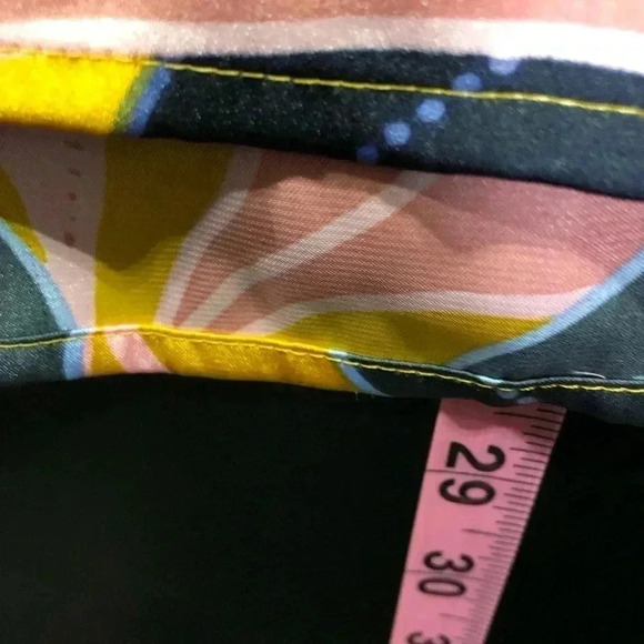 DR2 By Daniel Rainn Satin Tropical patten, Heat pocket,button up,collar - Picture 6 of 8